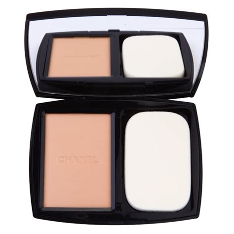 CHANEL Vitalumiere Compact Douceur 